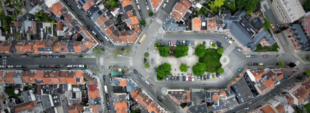 Birdseye view of streets and a park square in Brussels
